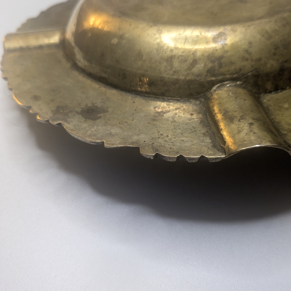 Vintage Solid Brass Ashtray. - Picture 4 of 4